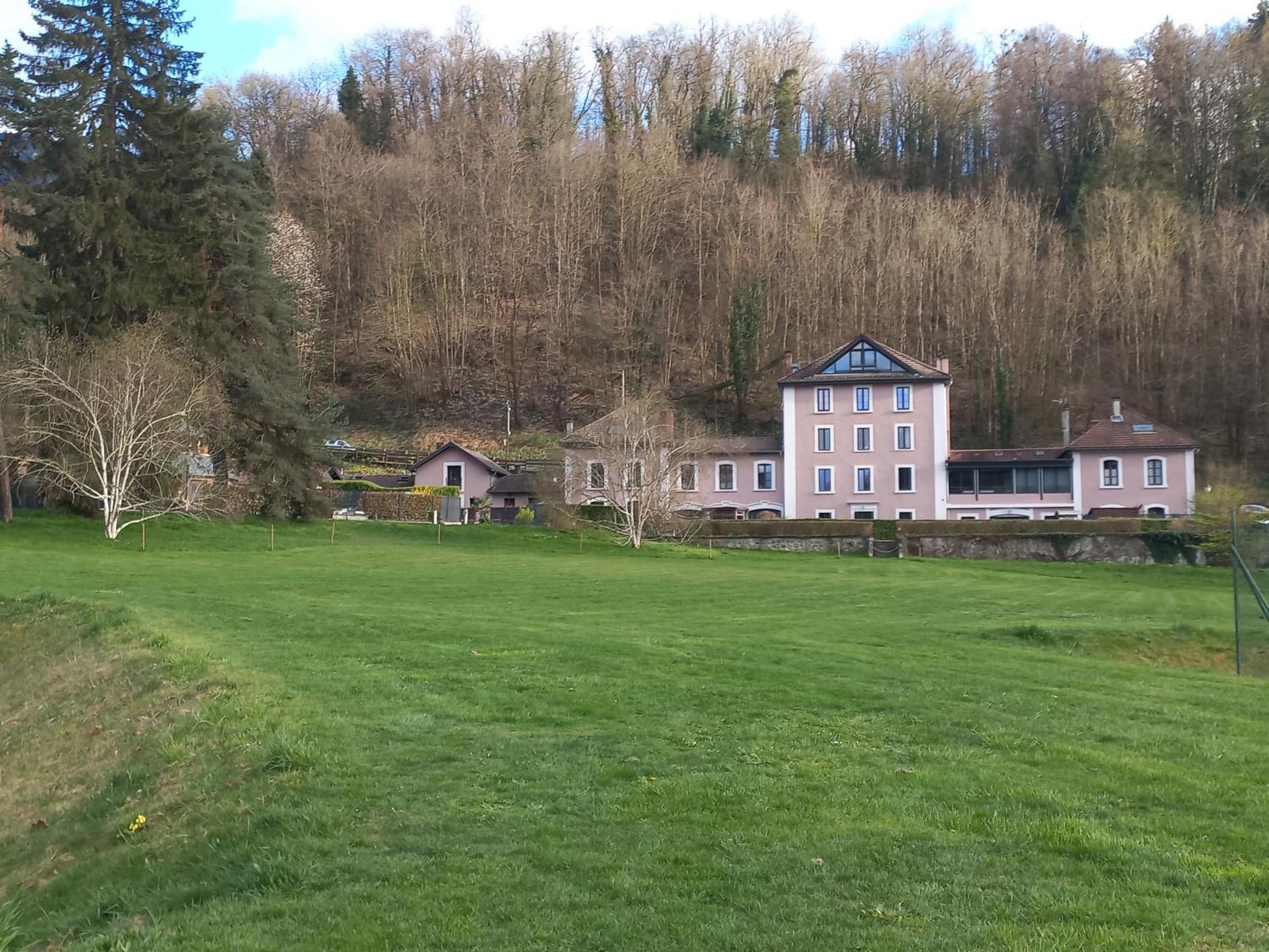 Residence Du Parc Saint-Martin-dʼUriage Exteriör bild